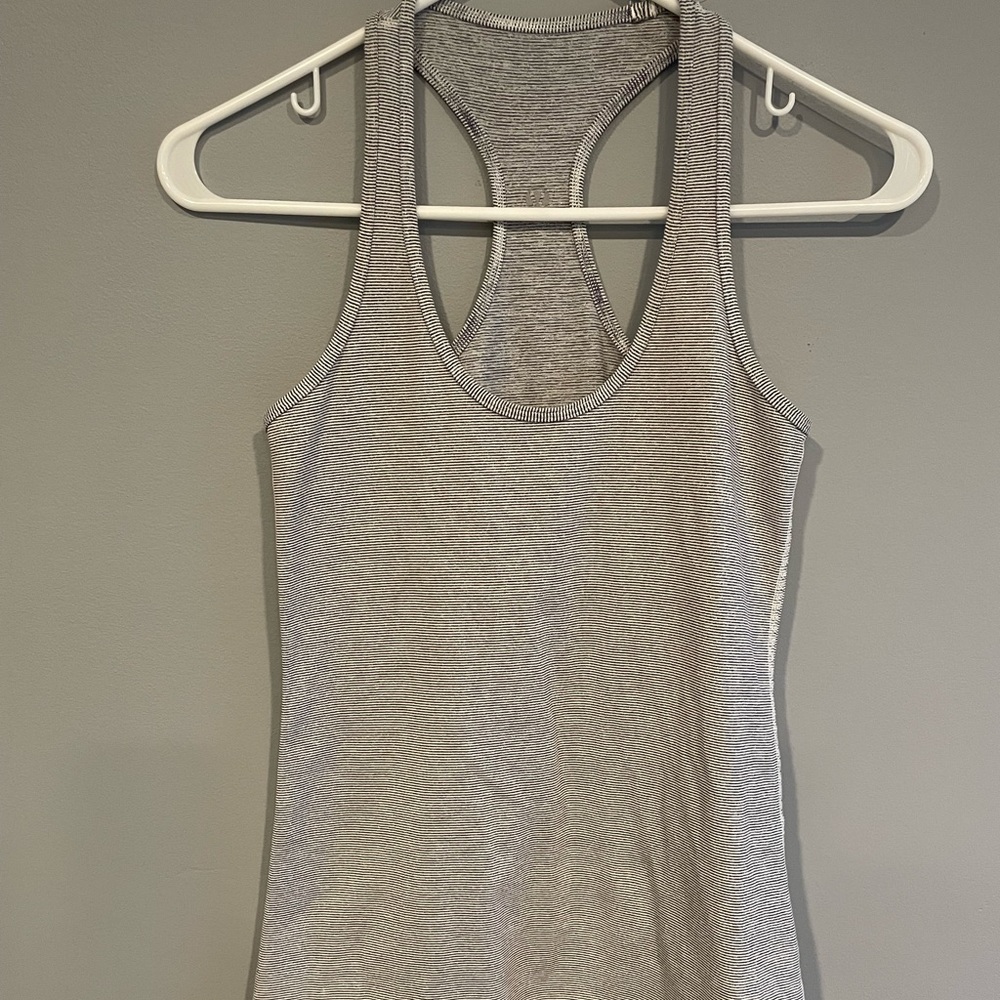 Lululemon cool racerback size 4